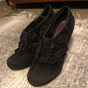 Madden girl black ruffled heeled booties